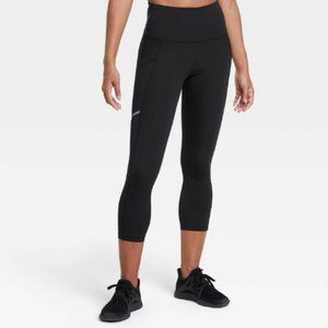 NWT Sculpt Ultra-High Rise Run Capri Leggings (Black)